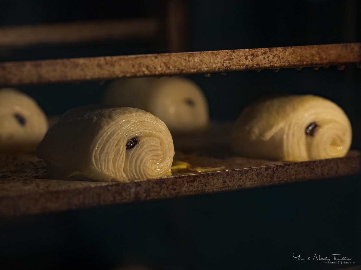 Pains sur grille de four, photo culinaire