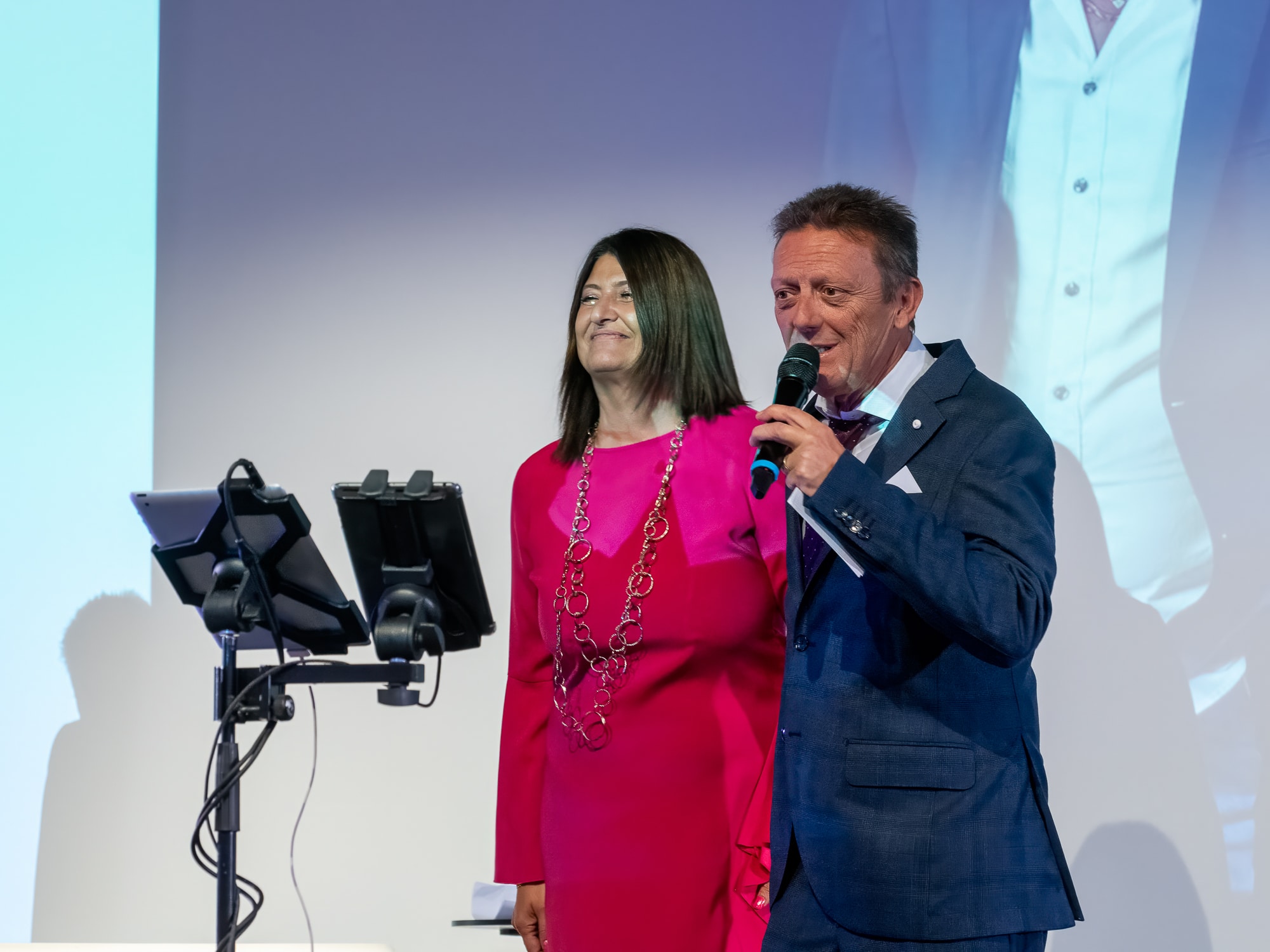 Remise d’hommage sur scène, séminaire d’entreprise